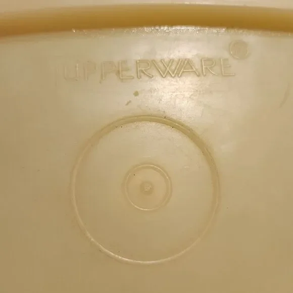 Tupperware Yellow Container - Picture 5 of 5
